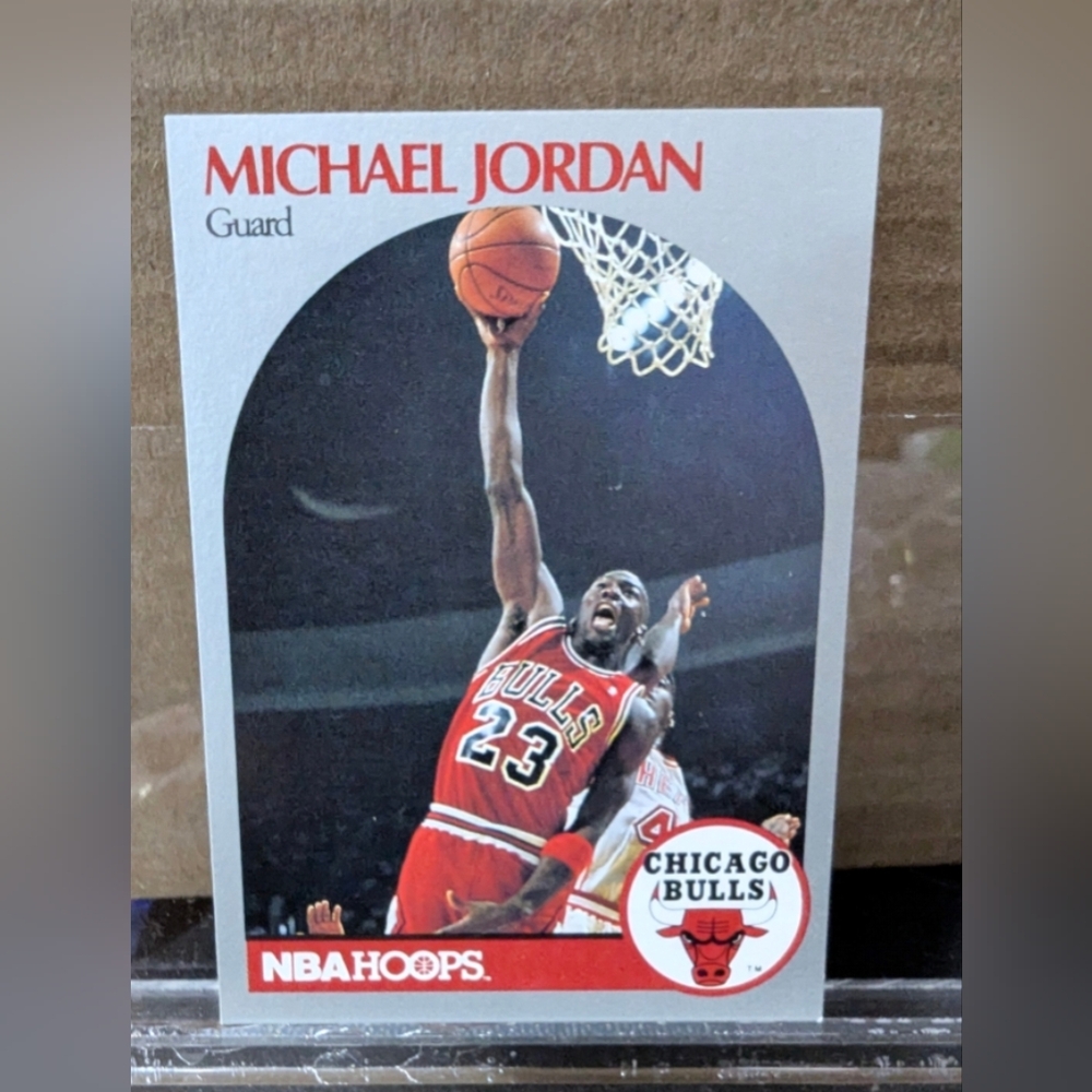 Michael Jordan NBA HOOPS #65 The Official NBA Basketball Card 1990 Mint